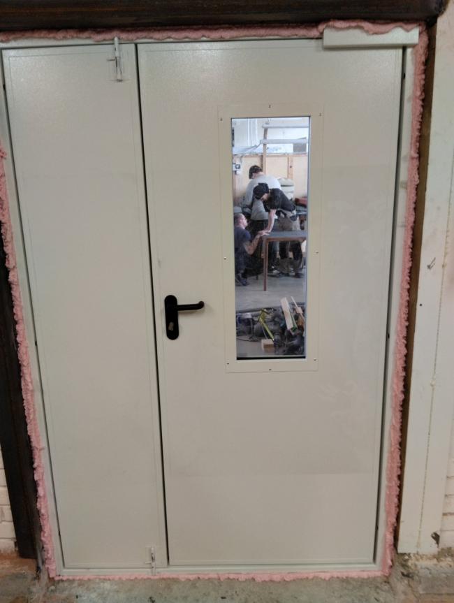 Дверь противопожарная, двупольная с остеклением - Фабрика дверей «СВ КЛАСС»